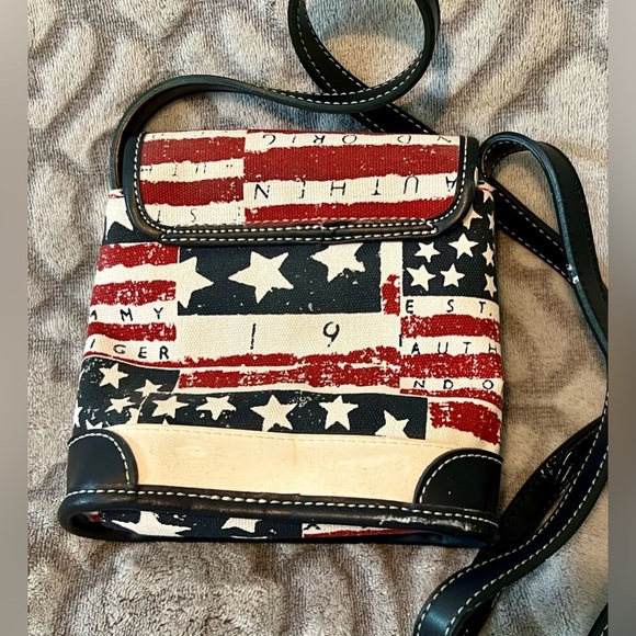 🇺🇸 Tommy Hilfiger Flag Print Crossbody Mini Bag – Distressed Canvas - Picture 4 of 8